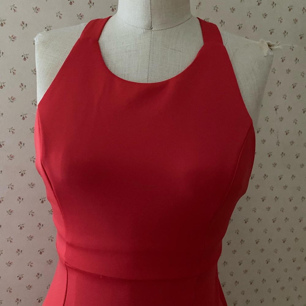 Lover’s + Friends red fitted dress with criss cross straps size Small. - Picture 7 of 13